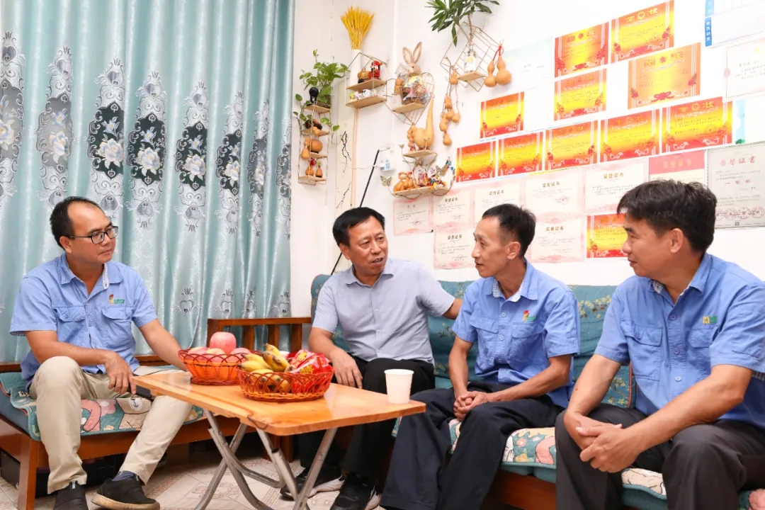 MILE·米乐（集团）官方网站-HOME
省总工会到MILE·米乐（集团）官方网站-HOME
MILE·米乐（集团）官方网站-HOME走访慰问全国劳模朱平