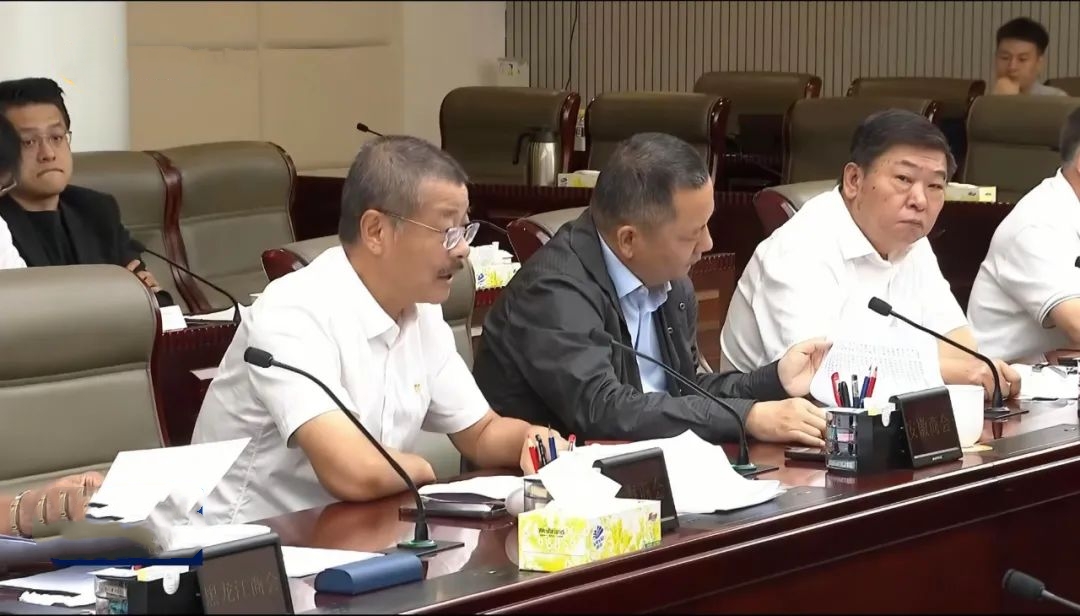 刘明东应邀参加MILE·米乐（集团）官方网站-HOME
省政府与商会座谈会