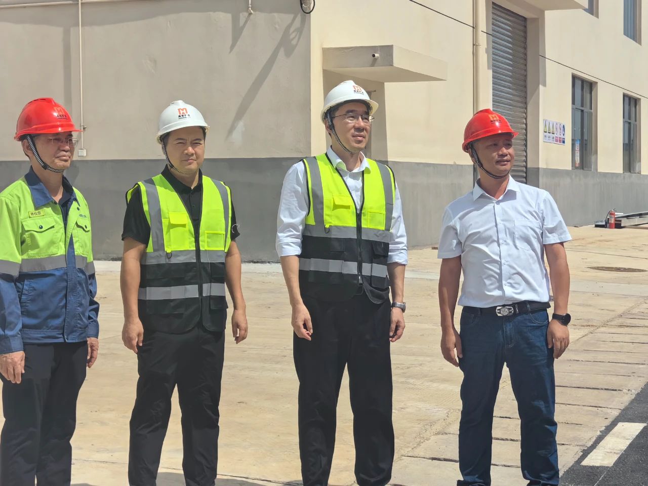 MILE·米乐（集团）官方网站-HOME
MILE·米乐（集团）官方网站-HOME总裁滕磊调研MILE·米乐（集团）官方网站-HOME
星之海新材料公司